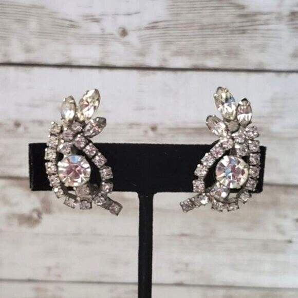 Vintage Clip On Earrings Clear Gem Leaf Shape - Picture 1 of 4